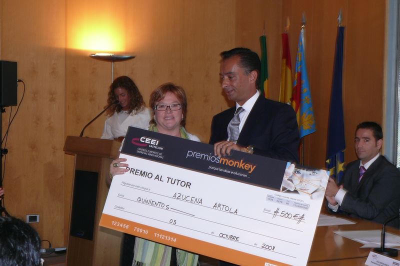 TUTORA AZUCENA ARTOLA, II Edici�n de los Premios Monkey