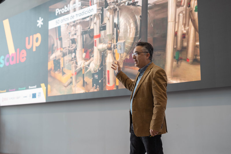 Imagen Demo Day 6� Edici�n ScaleUp[;;;][;;;]