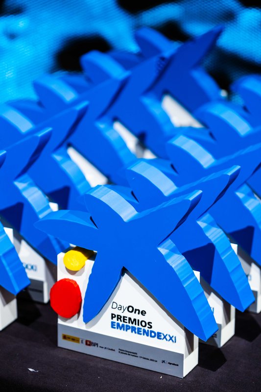 Convocatoria 18� edici�n de los Premios EmprendeXXI