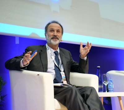 Onc�logos del TTD piden m�s investigaci�n cooperativa y participaci�n en ensayos cl�nicos para mejorar la supervivencia en c�ncer