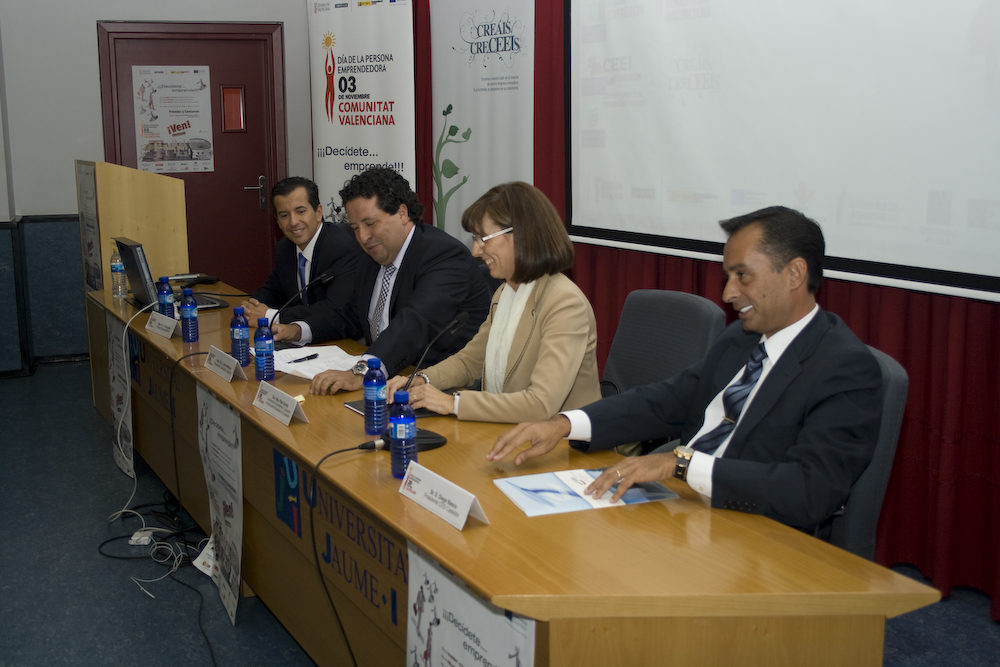 DPE Castell�n 2011: Acto Institucional. D�a. Pilar Garc�a, Vicerrectora de estudiantes, empleo e innovaci�n educativa de la UJI