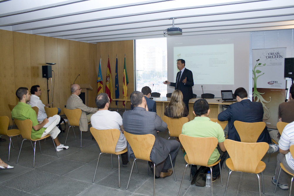 Jornada: Protecci�n del dise�o Industrial. Juli�n Baz�n, Clarke & Modet.co