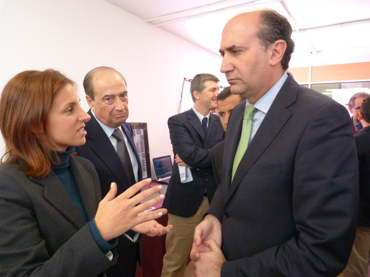 Sr. D. Enrique Verdeguer durante en la Exposici�n Conmemorativa 