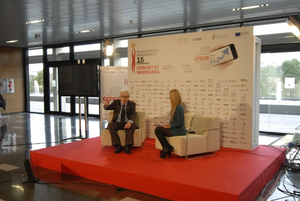 36 DPECV2012 Set Entrevistas Feria Valencia 15N. Salvador Gil Giron�s