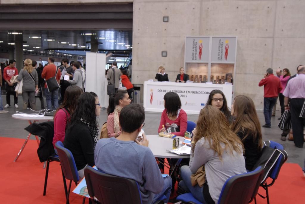 96 DPECV2012 Networking informal Plaza Central