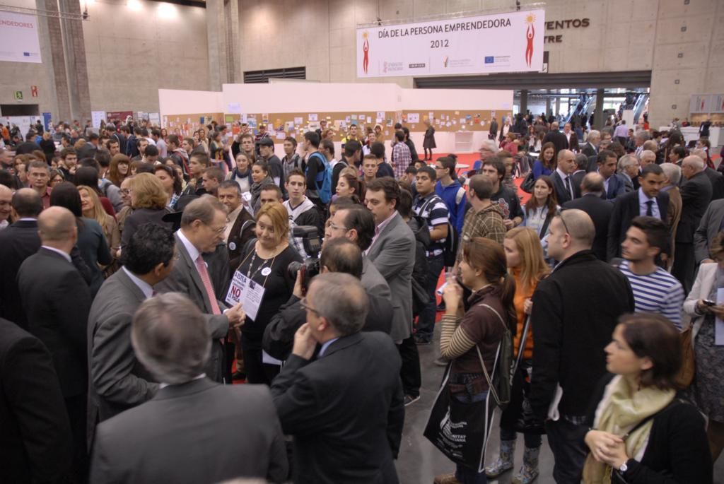 267 Vista de la Plaza Central Pabell�n 5 Feria Valencia