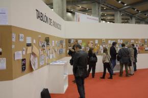 364 DPECV2012 Vista de la Plaza Central Y tabl�n de anuncios