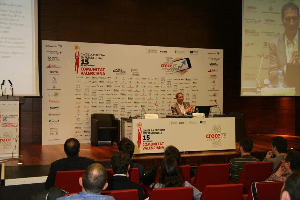 Sesiones Emprende+ DPECV12 Si el barco se hunde, �por qu� no vas en helic�ptero? 01