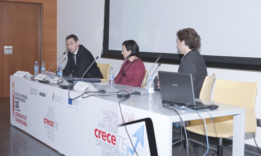 1447 DPECV2012 Centro de eventos Salas