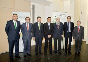 Organizadores y representantes de diferentes instituciones