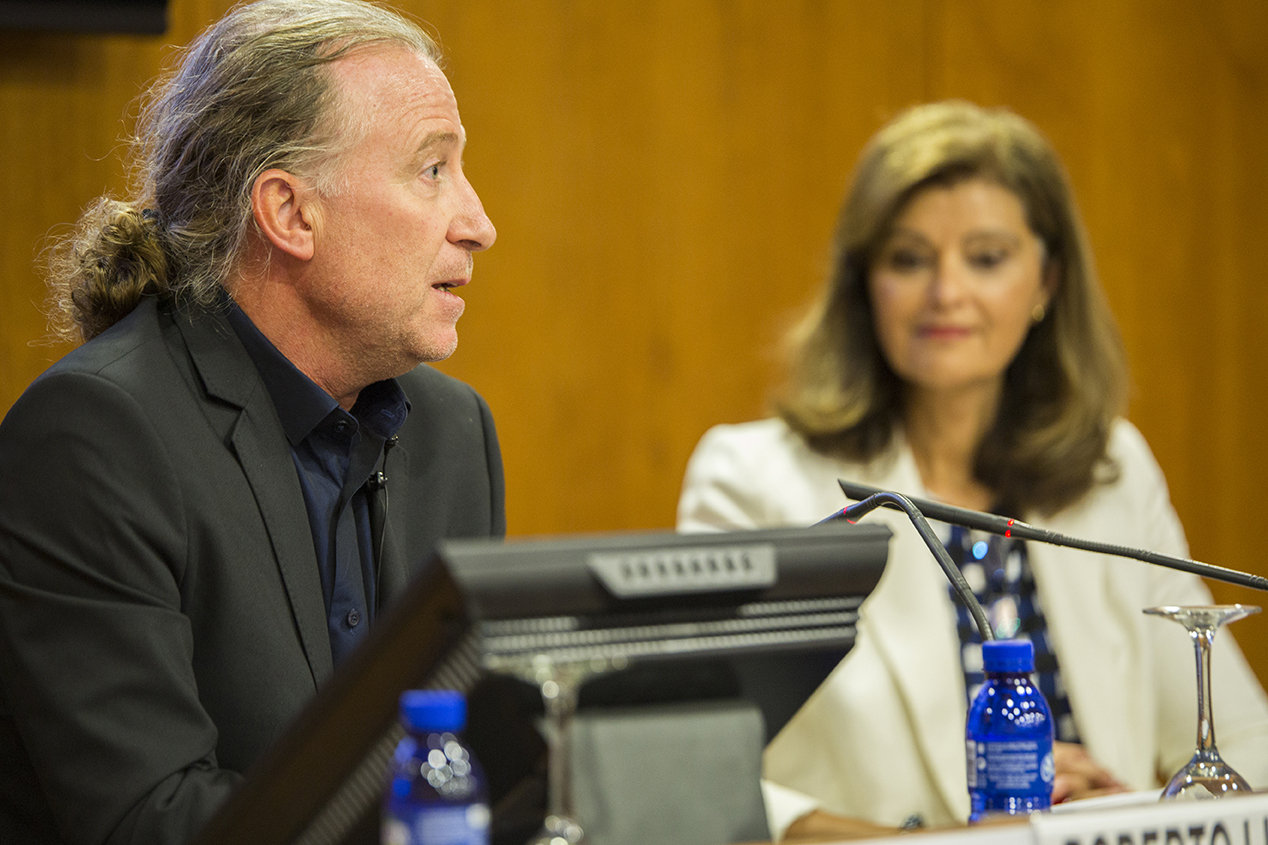 Roberto Luna, Catedr�tico de Organizaci�n de Empresas UV 