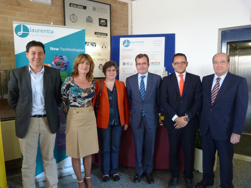 El equipo de Laurentia junto a Joaqu�n R�os, Ra�l Royo y Jes�s Casanova