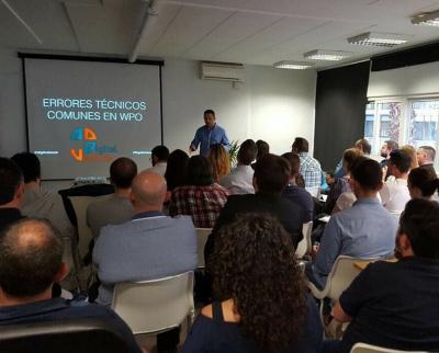 La SEO y Analista Digital de Hawkers en el segundo encuentro DigitalValencia