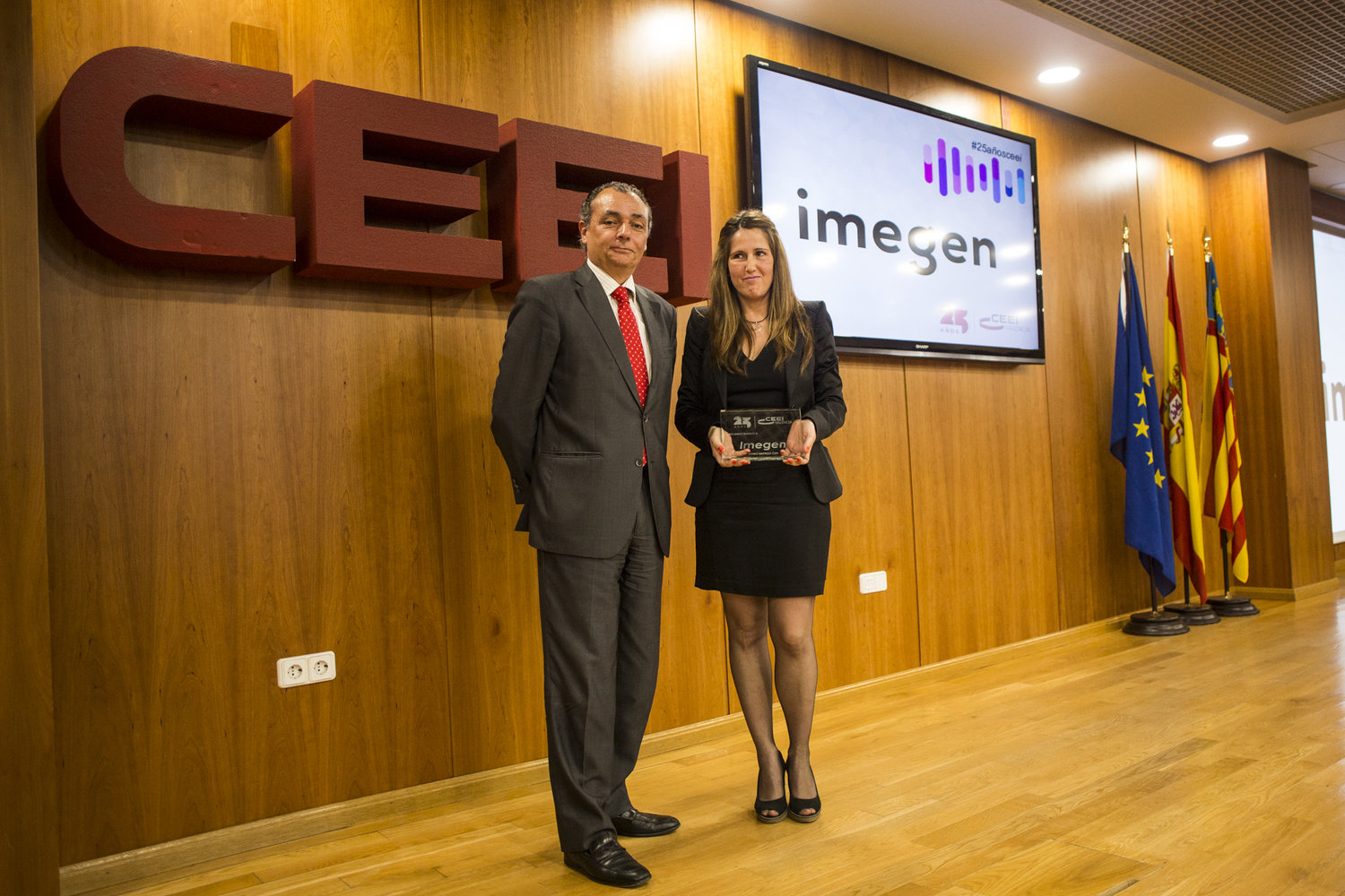 �ngela P�rez,Cofundadora de Imegen recoge el galard�n de #25a�osceei[;;;][;;;]