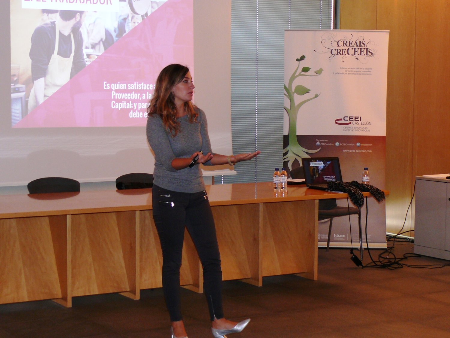 Sesiones de formaci�n en move up! emprende con �xito[;;;][;;;]