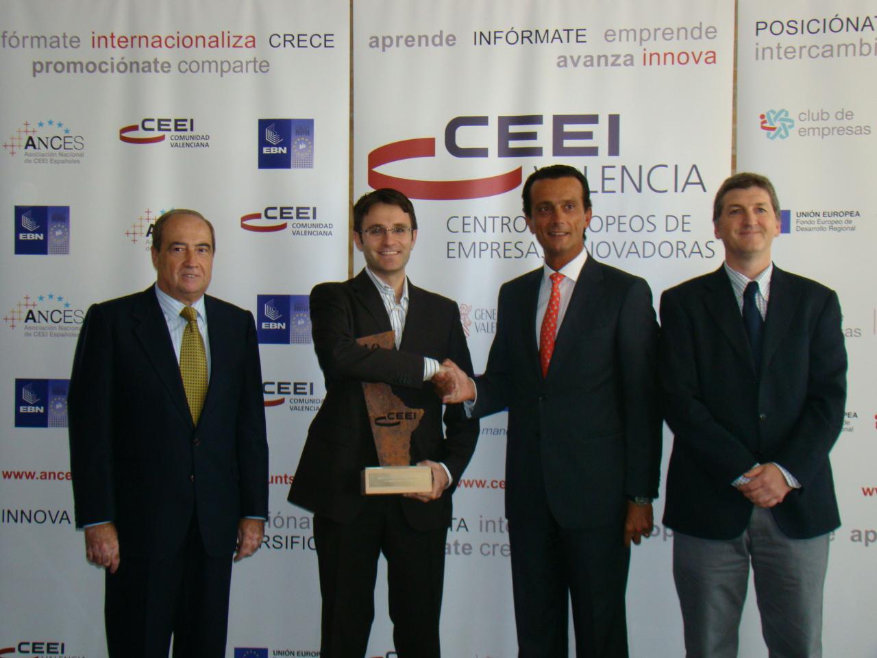 Jes�s Casanova Dir. CEEI Valencia, Daniel Moragues Director Impiva, Carlos Navarro Presidente CEEI Valencia con Javier L�pez de Ingenia Telecom