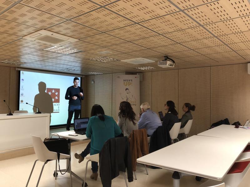 Fase preselecci�n proyectos MOVE UP! Emprende con �xito 2018[;;;][;;;]