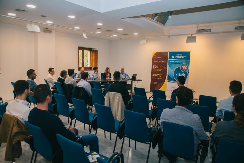 Premios V Edici�n Concurso 5UCV Startup, Categor�a Junior. Focus Pyme y Emprendimiento Com[;;;][;;;]