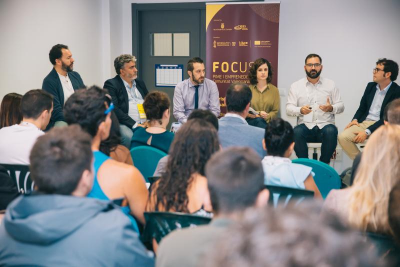 Turismo inteligente gamificaci�n, realidad virtual y APPs. Focus Pyme y Emprendimiento