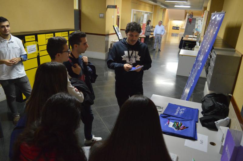 Focus Pyme Emprendimiento Rob�tica y Visi�n Artificial[;;;][;;;] - 1