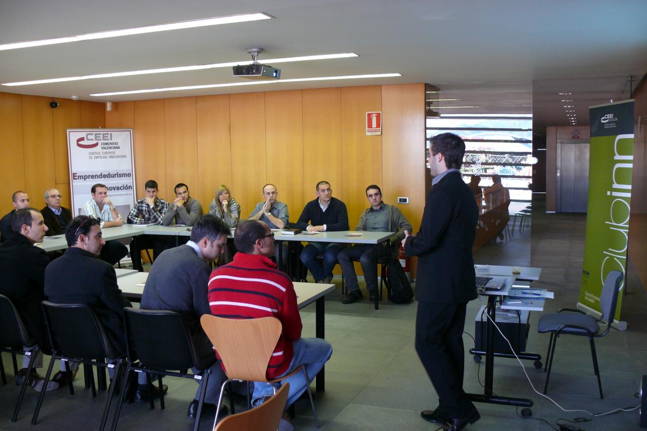 Desayuno de innovaci�n. Nuevas tendencias en materia de seguridad inform�tica, Angel L�pez.