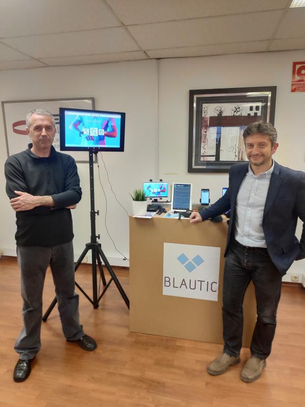 Stand Blautic[;;;][;;;]- 1