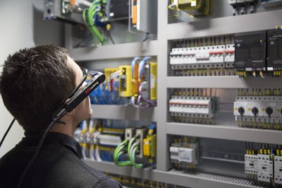 TCI Cutting lanza unas gafas inteligentes de realidad aumentada que revolucionan las m�quinas de corte