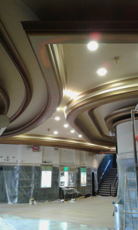 pintar techo con molduras