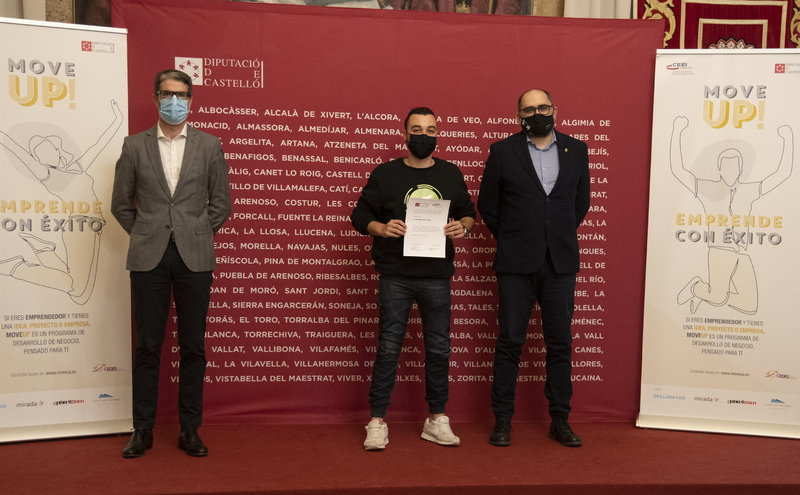 Entrega  de diploma a Iker Aymerich de The JockFun[;;;][;;;]