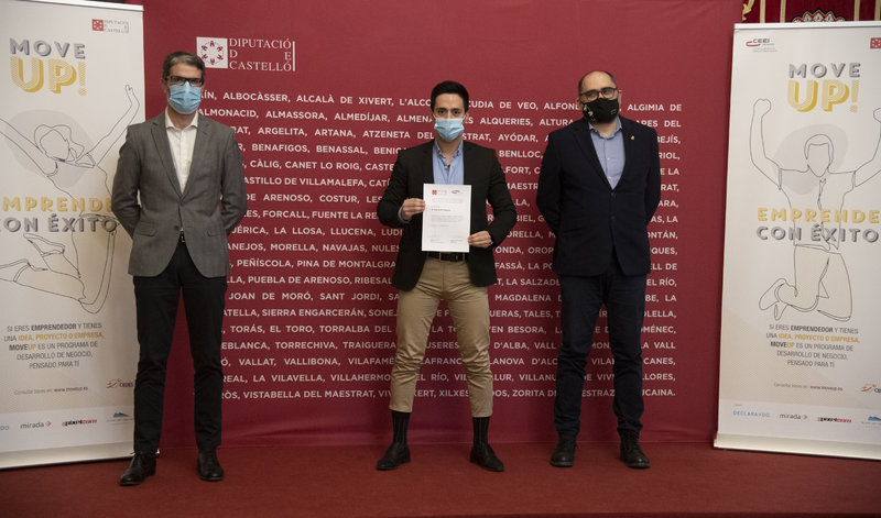 Entrega de diploma a Iv�n Giorgetta de Tus Regalos[;;;][;;;]