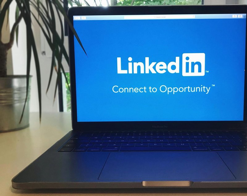 Linkedin denunciada por facilitar informaci�n de usuarios para entrenar modelos de IA