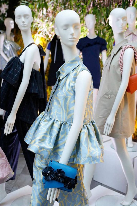 ALQUILA TU MANIQU�